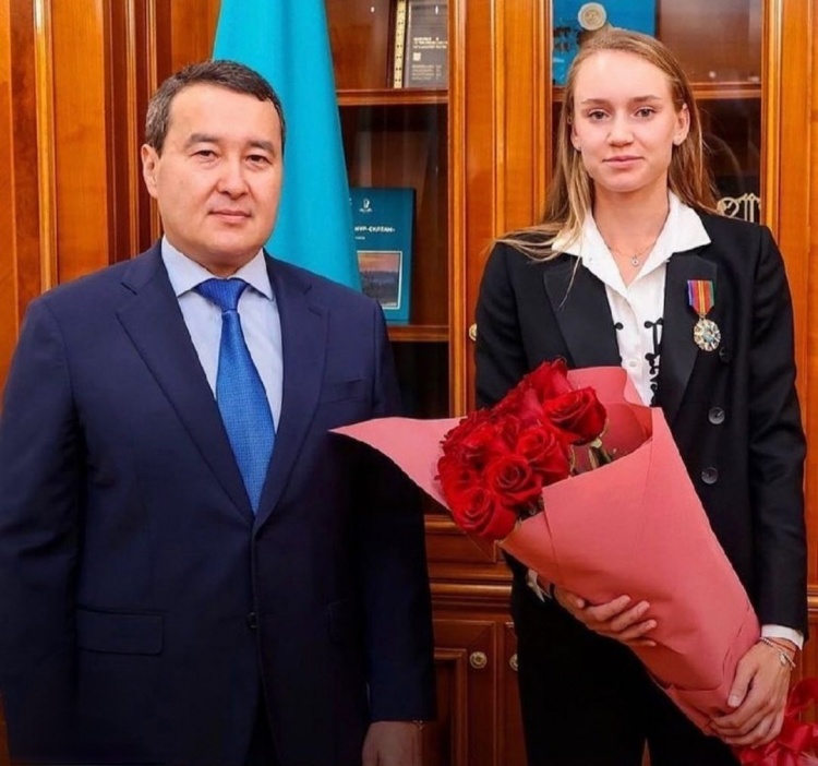 莱奥的倒钩 莱奥的倒钩